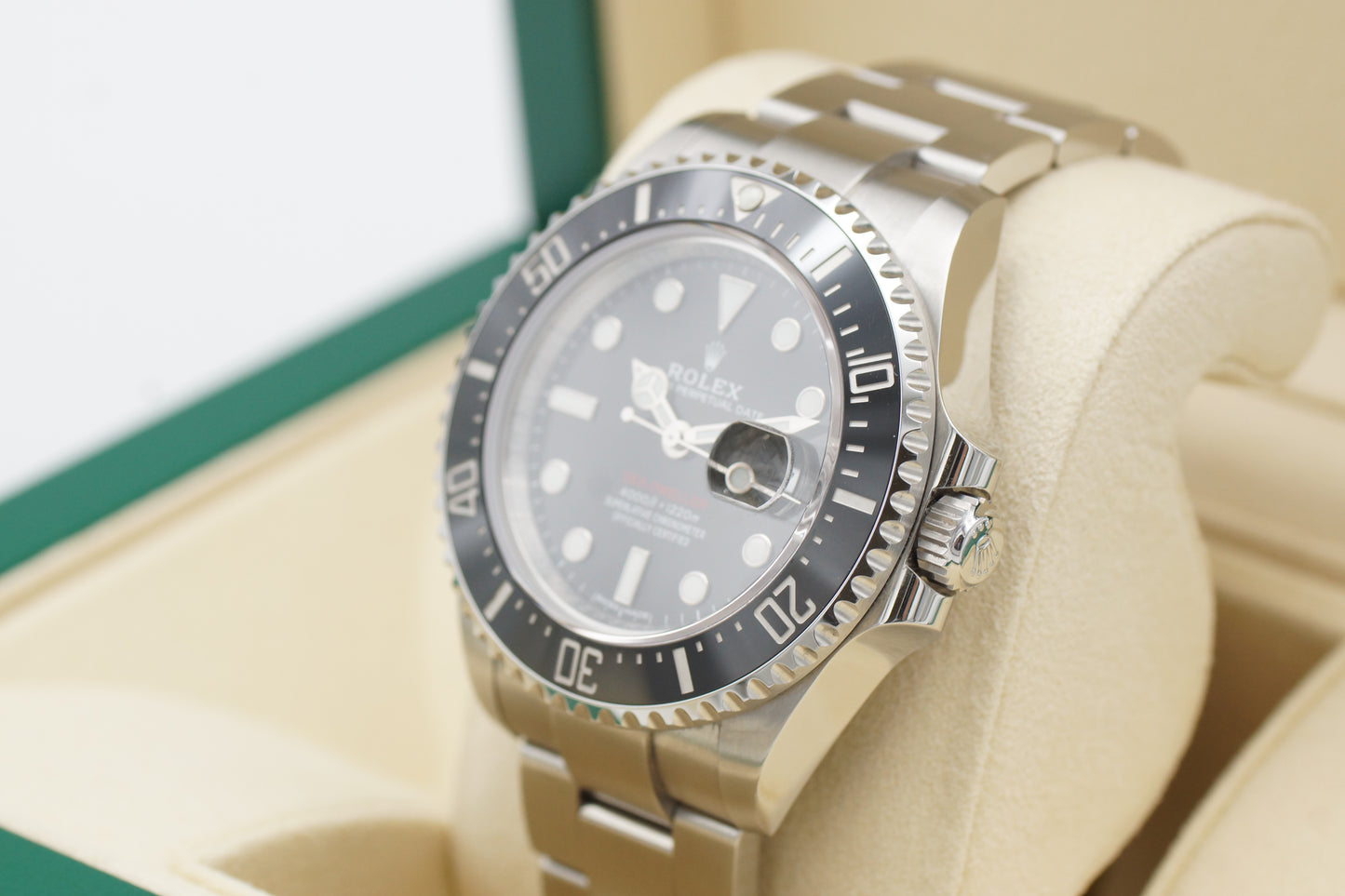 Rolex Sea-Dweller 43 Red 126600 Full-Set 2018 LC100