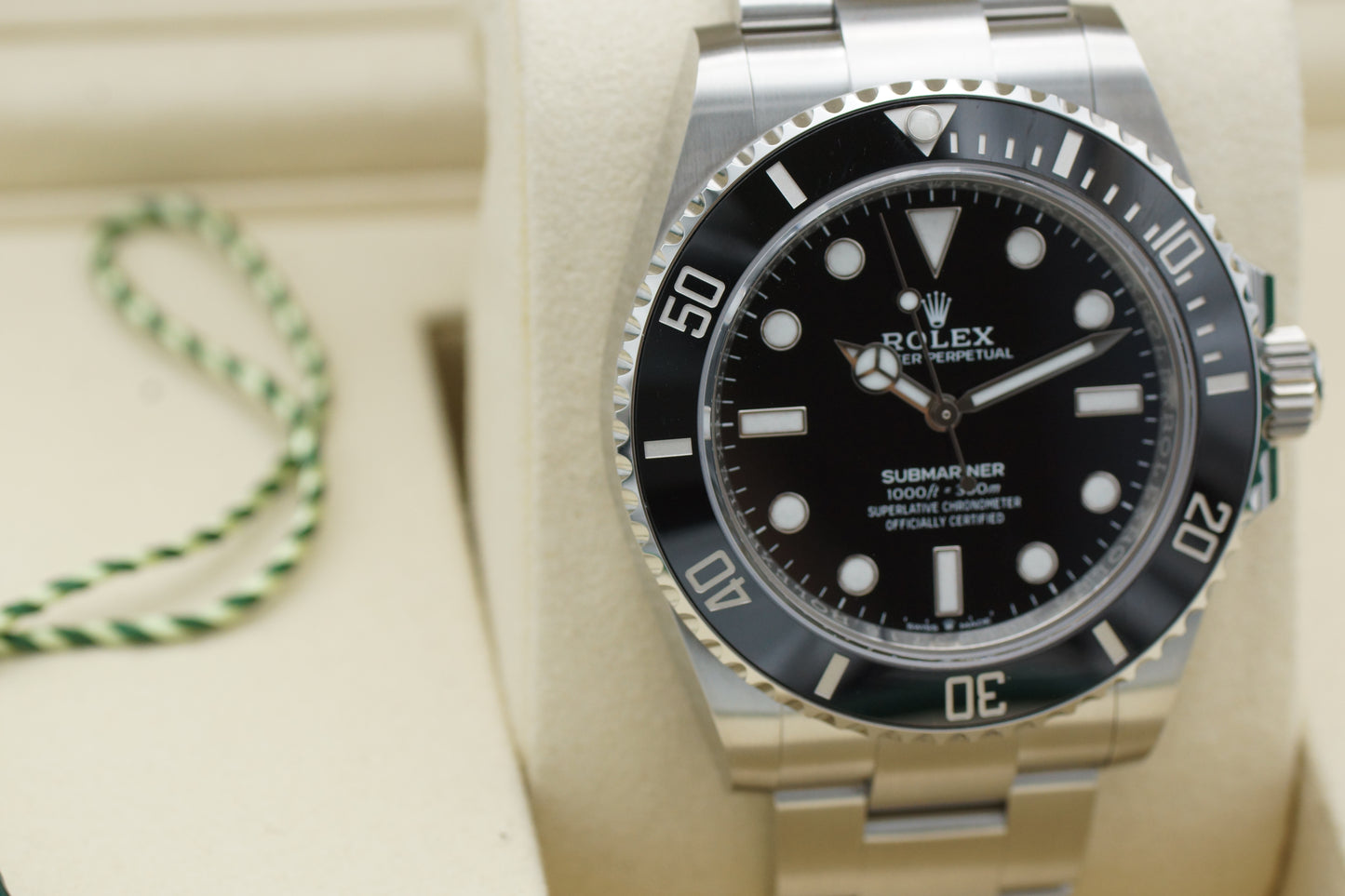 Rolex Submariner No-Date 124060 Full-Set 09/2025 Neu