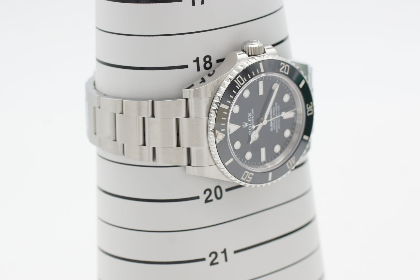 Rolex Submariner No-Date 124060 Full-Set 09/2025 Neu