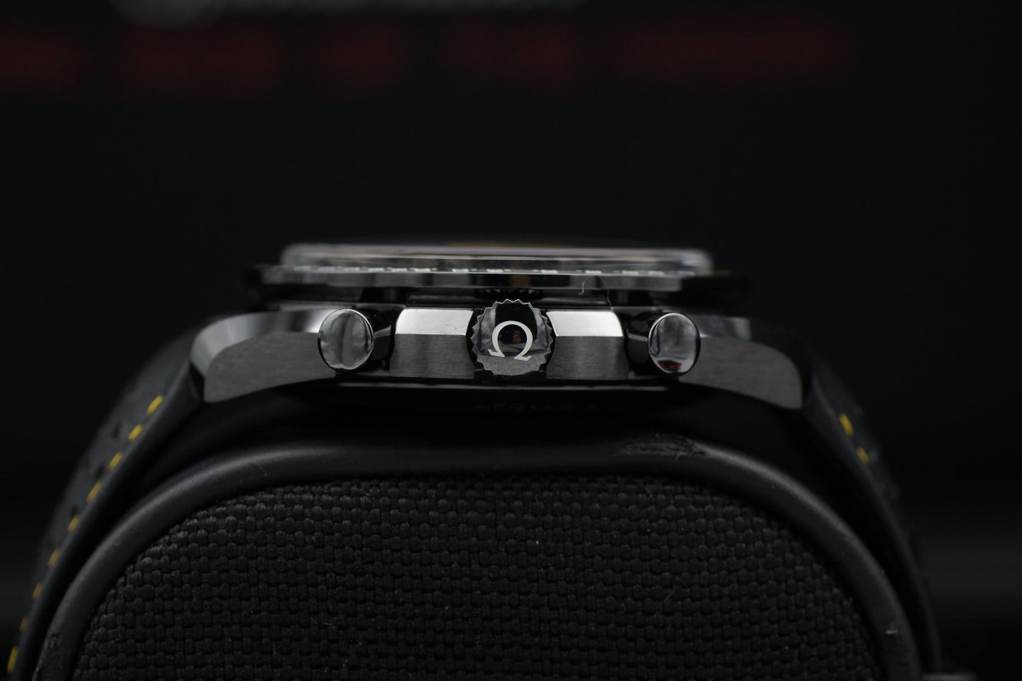 Omega Speedmaster Dark Side Of The Moon "Apollo 8" 311.92.44.30.01.001 Full-Set 2021