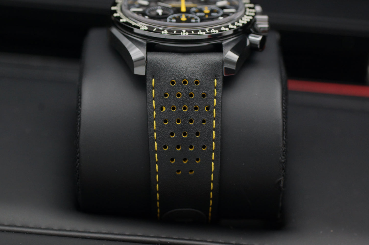 Omega Speedmaster Dark Side Of The Moon "Apollo 8" 311.92.44.30.01.001 Full-Set 2021