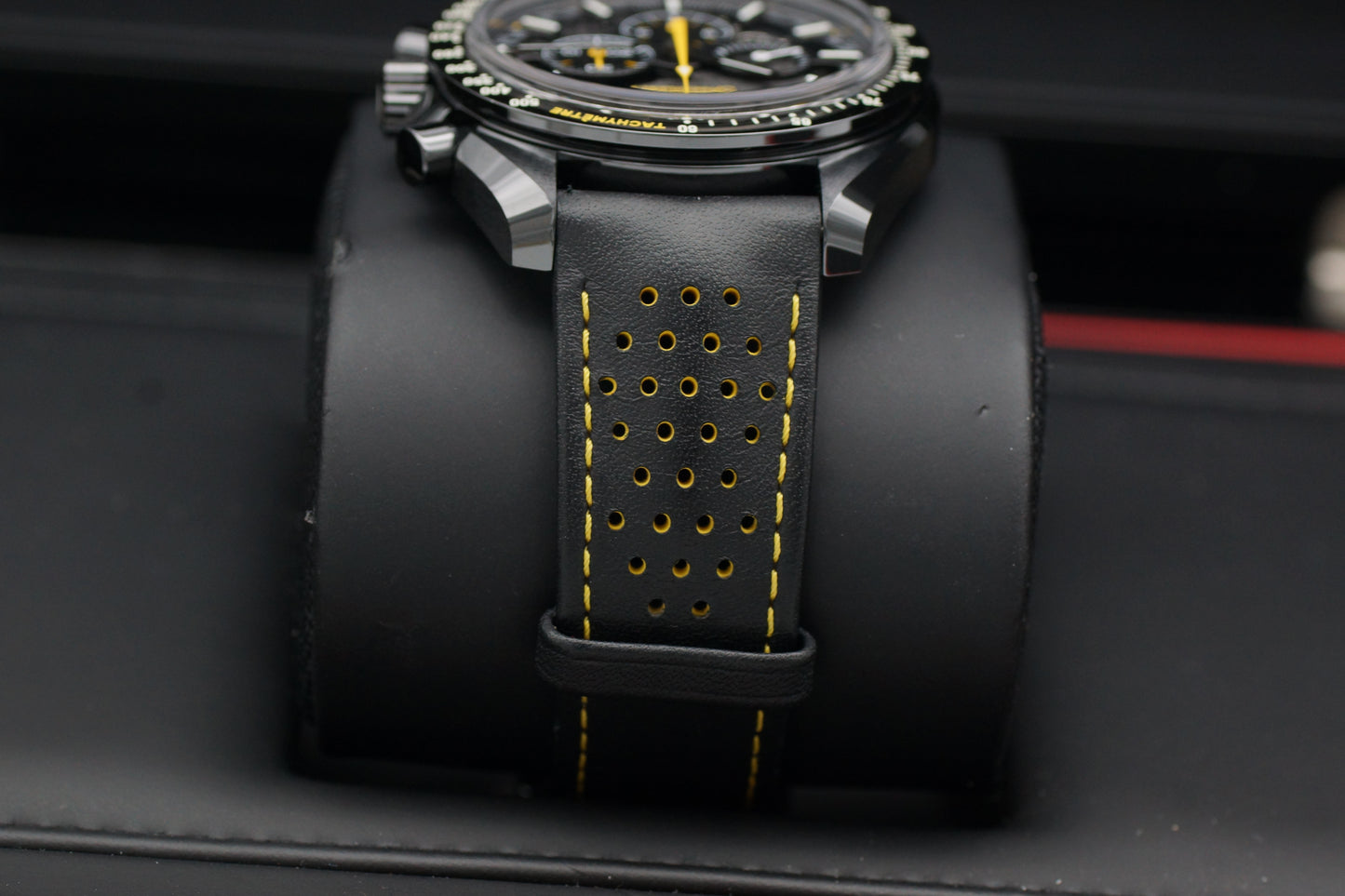 Omega Speedmaster Dark Side Of The Moon "Apollo 8" 311.92.44.30.01.001 Full-Set 2021