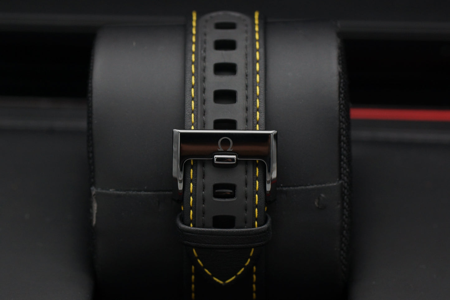 Omega Speedmaster Dark Side Of The Moon "Apollo 8" 311.92.44.30.01.001 Full-Set 2021