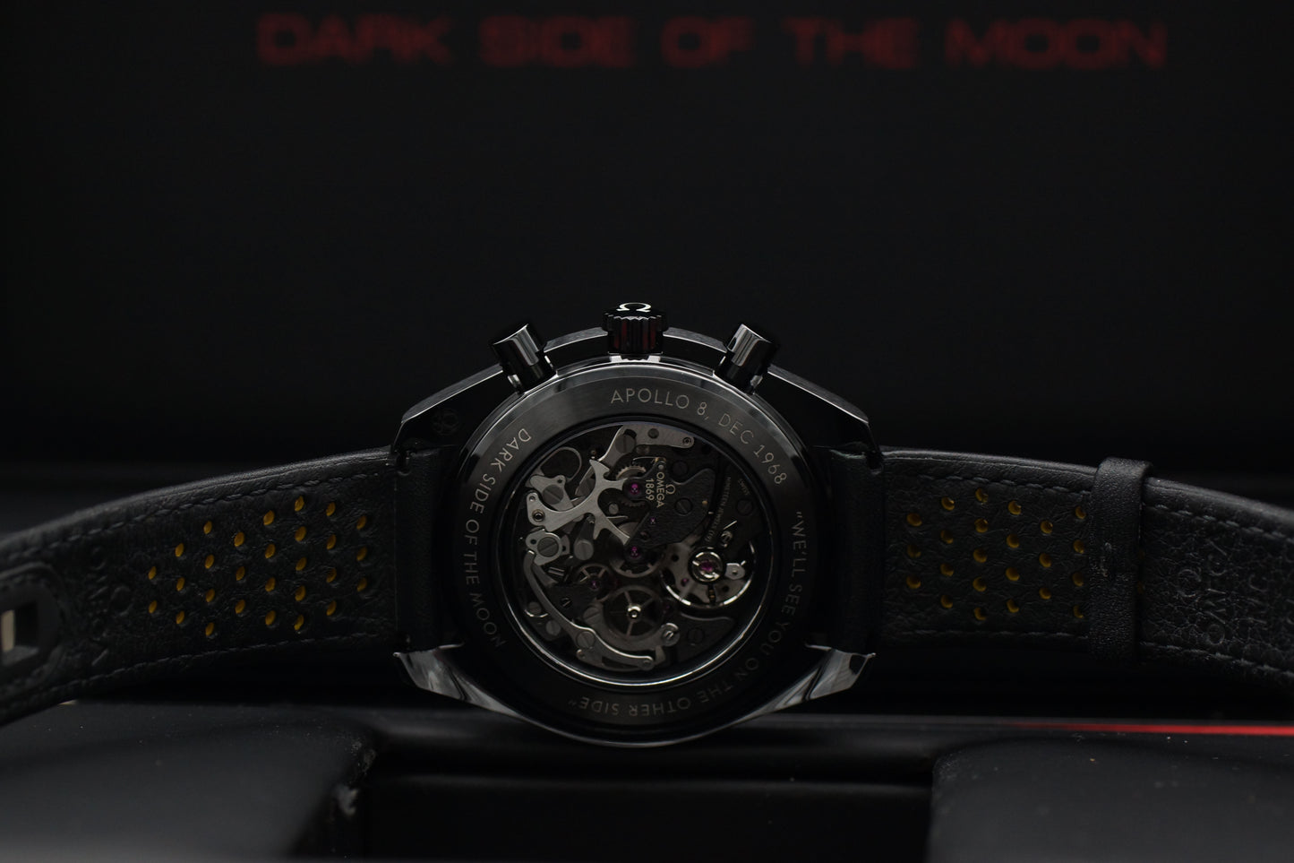 Omega Speedmaster Dark Side Of The Moon "Apollo 8" 311.92.44.30.01.001 Full-Set 2021