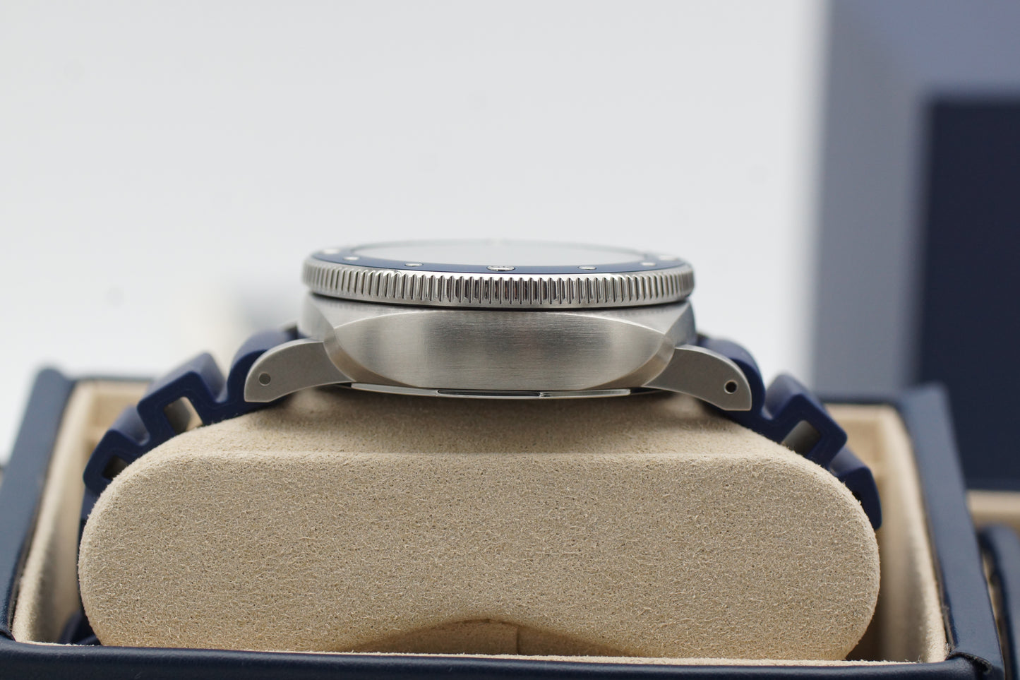 Panerai Submersible GMT Luna Rossa PAM01507 Full-Set 2024