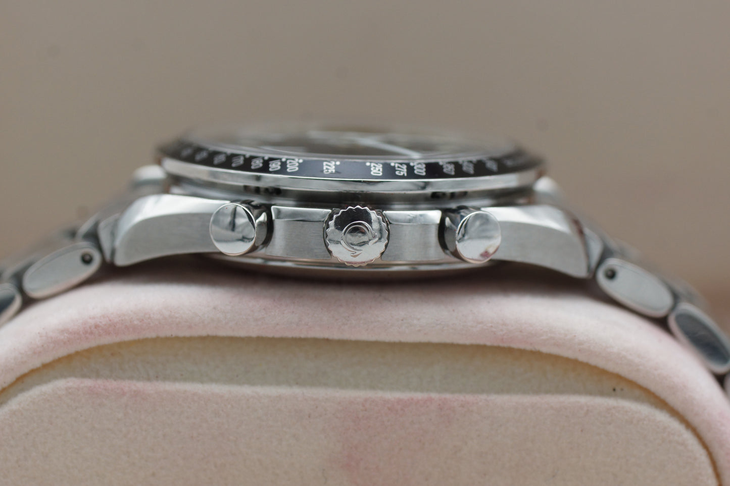 Omega Speedmaster Triple Date / Day-Date 3520.50 2002