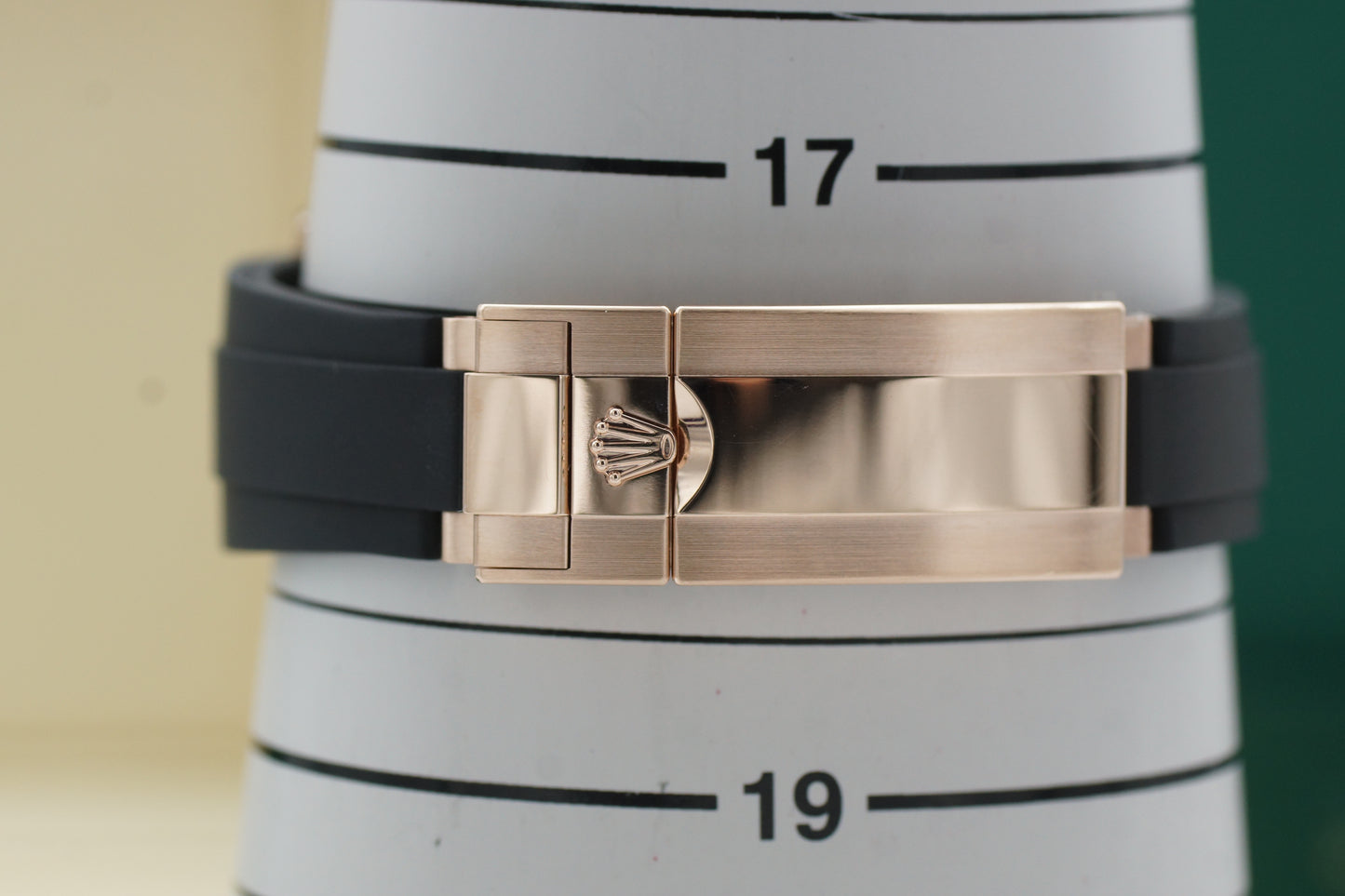 Rolex Daytona Sundust 126515LN 18k Rosegold Oysterflex Full-Set 2025