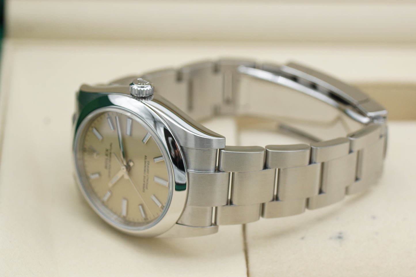 Rolex Oyster Perpetual 34 Beige 124200 2026 DE