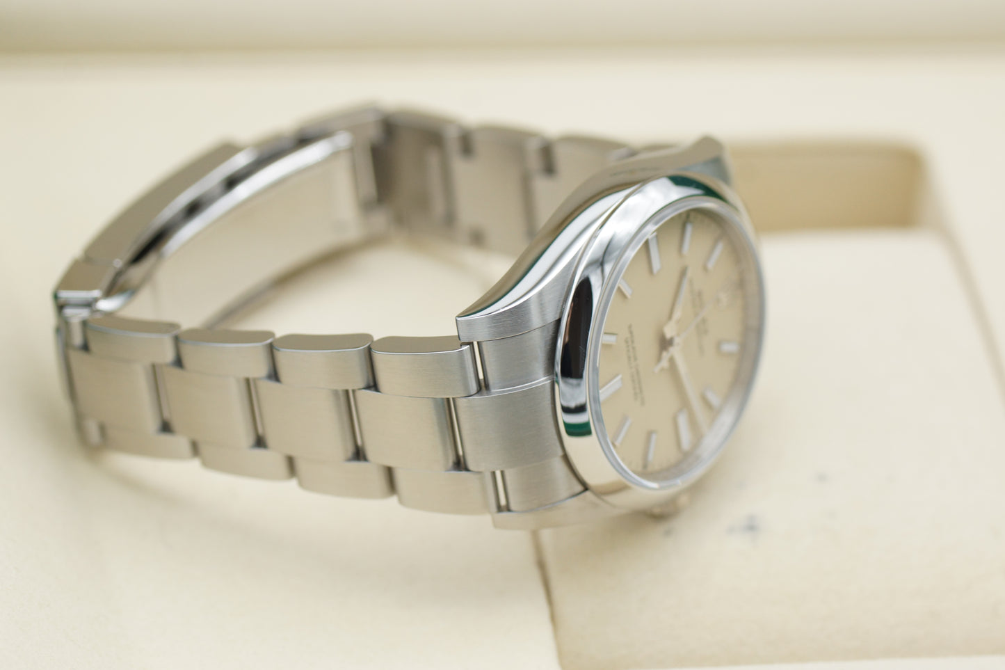 Rolex Oyster Perpetual 34 Beige 124200 2026 DE