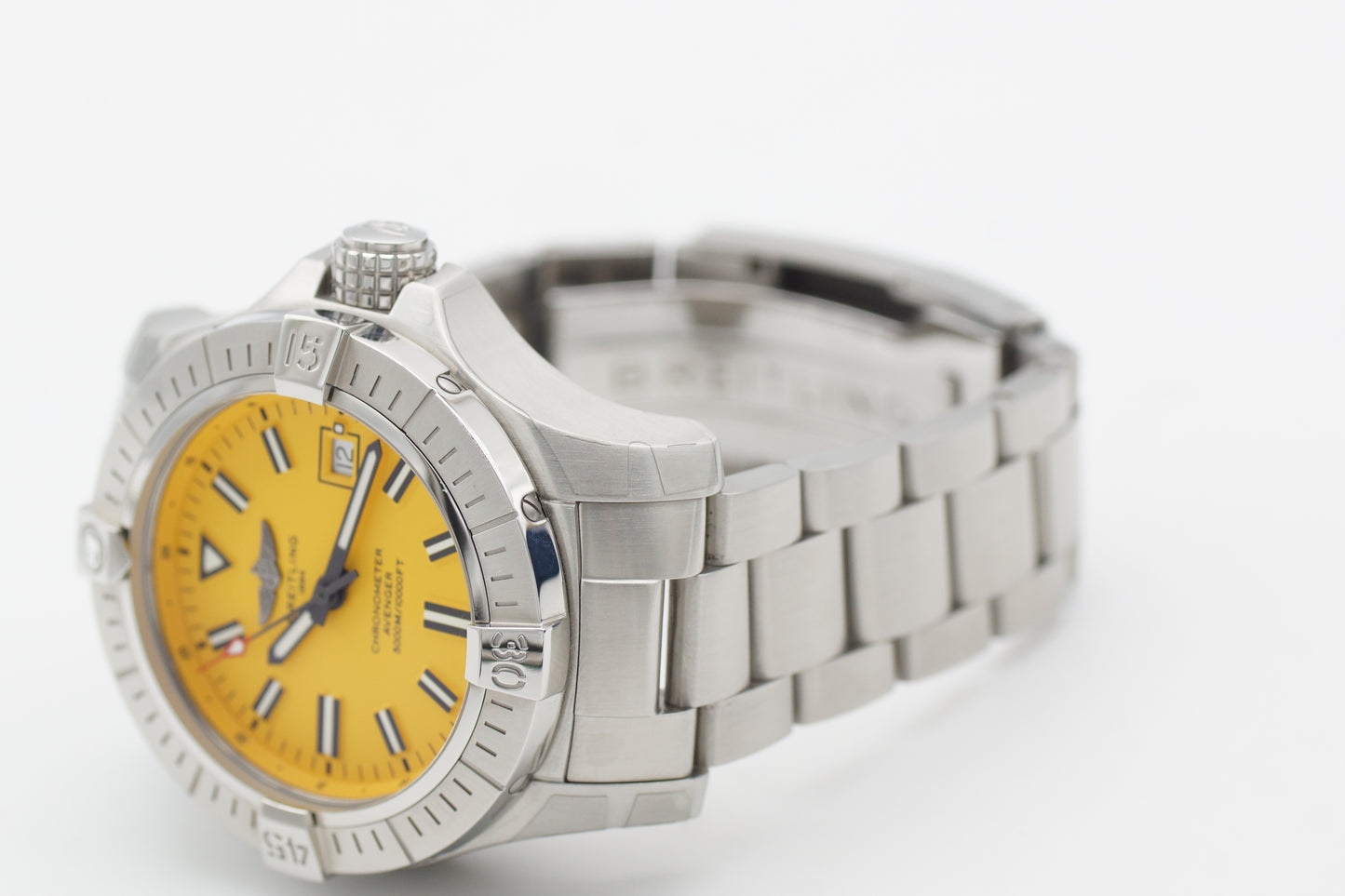 Breitling Avenger 45 Gelb A17319 Full-Set 2024