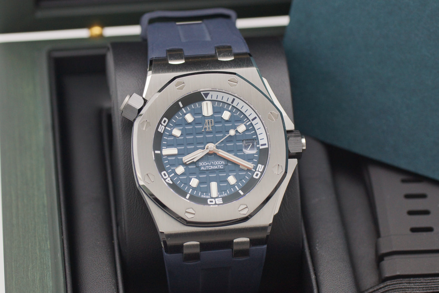 Audemars Piguet Royal Oak Offshore Diver 15720ST Blau 2024