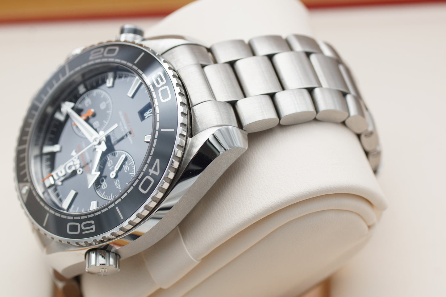 Omega Seamaster Planet Ocean 215.30.46.51.01.001 Schwarz Full-Set 2024